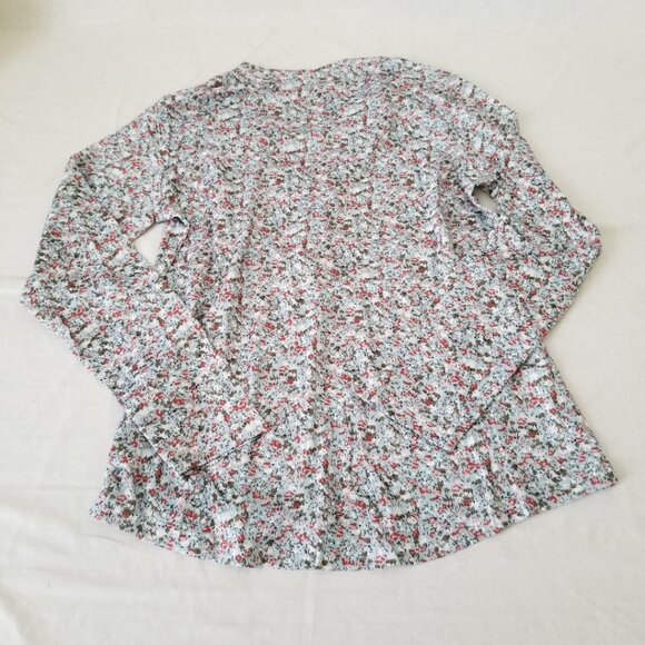 NWT! Soft Long Sleeve Pullover Top w/Floral Design /V-Neckline/ 2-Button Closure - Picture 10 of 13